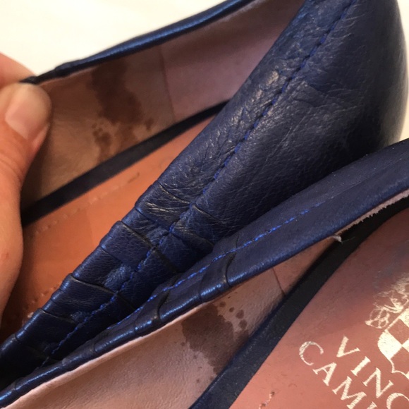 Royal Blue Vince Camuto heels with flower detail - Picture 8 of 8